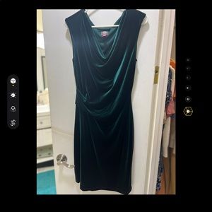 Vince Camuto Green velvet dress size 14